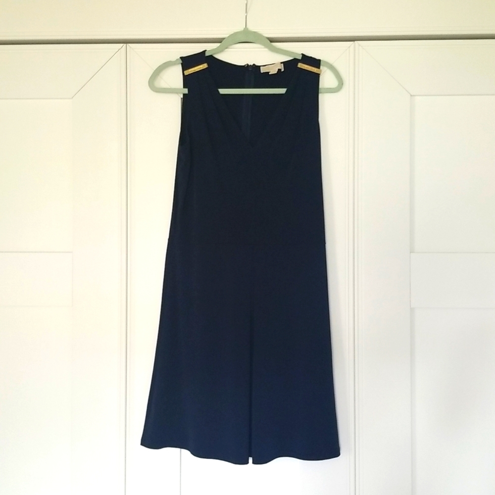 Gorgeous work to cocktails dress.